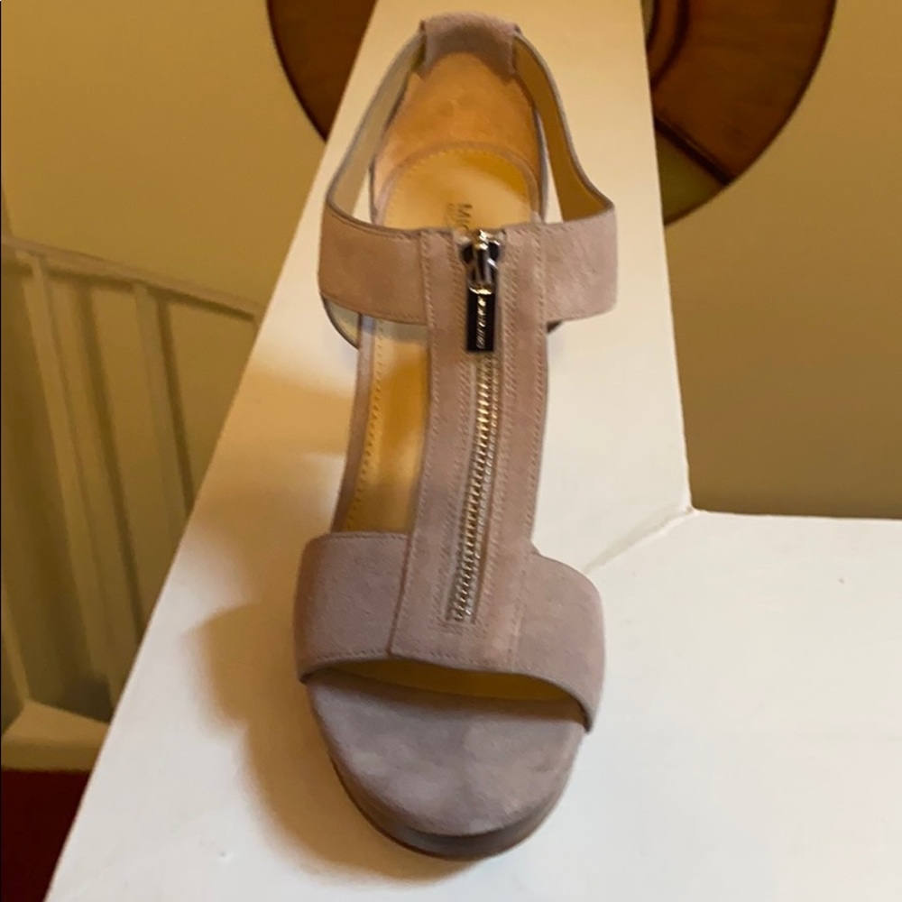 Shoes - Picture 2 of 3